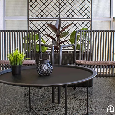 Zoi - Fully Renovated Luxury
