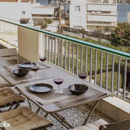 Zoi - Fully Renovated Luxury Apartment *